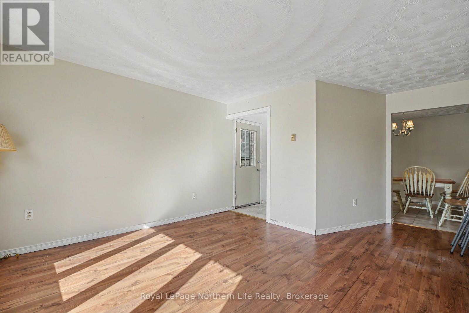 25 OAKDALE ROAD - 4
