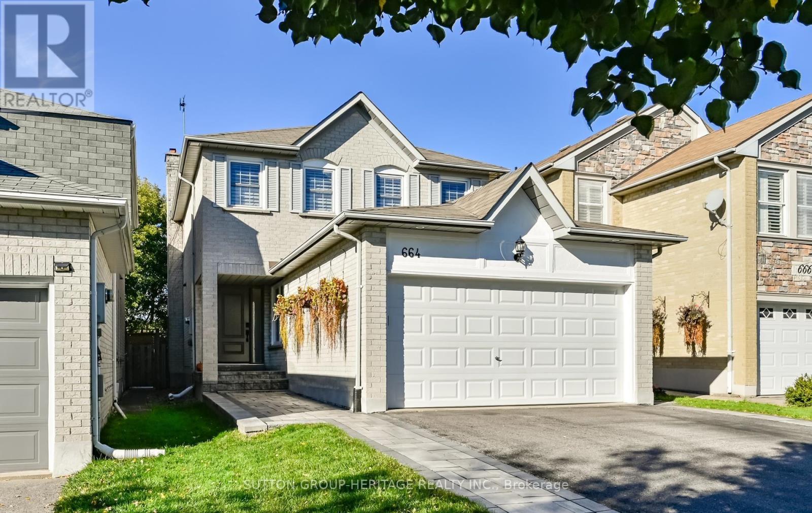 664 Eramosa Crescent, Pickering, ON