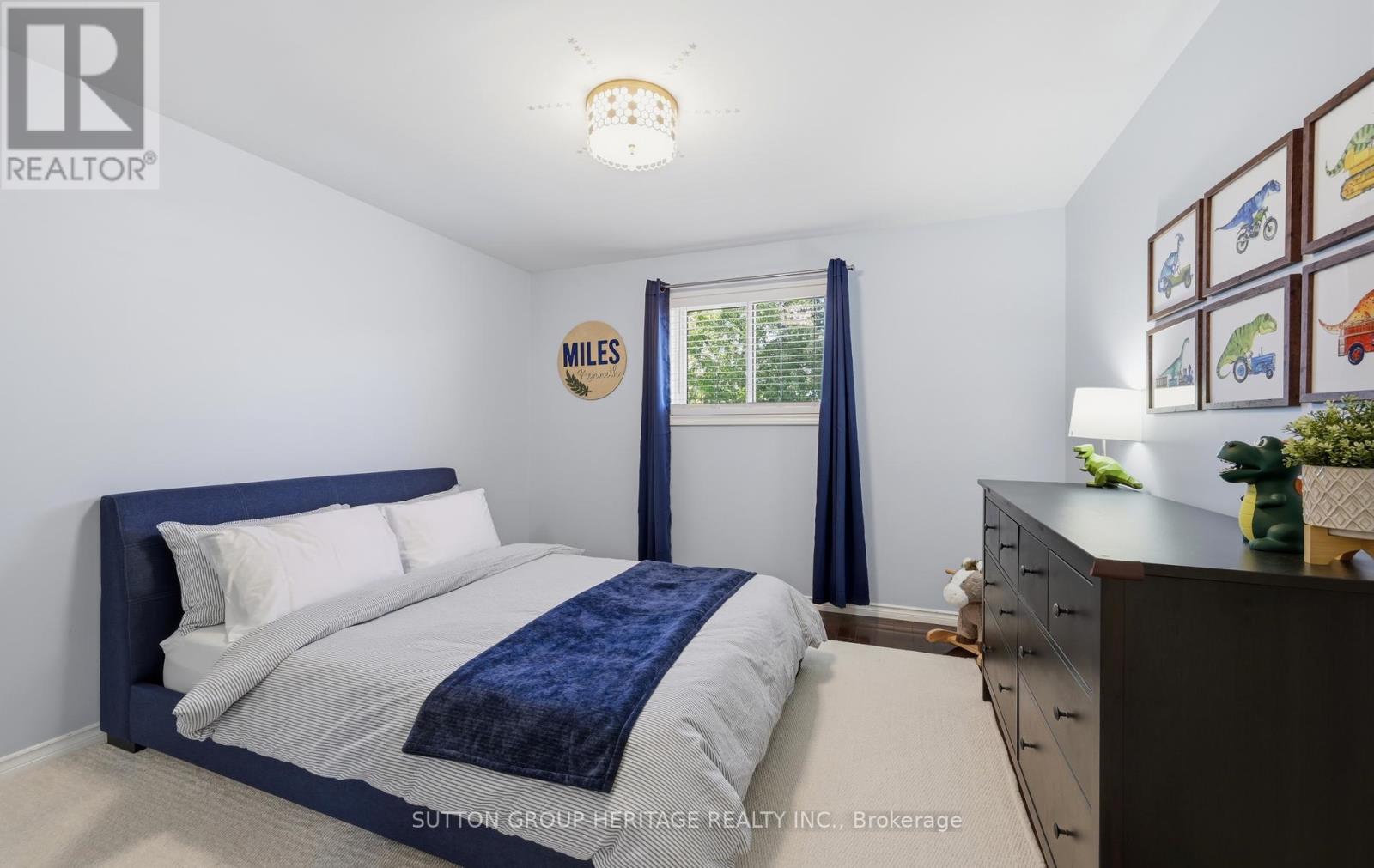 664 ERAMOSA CRESCENT - 24