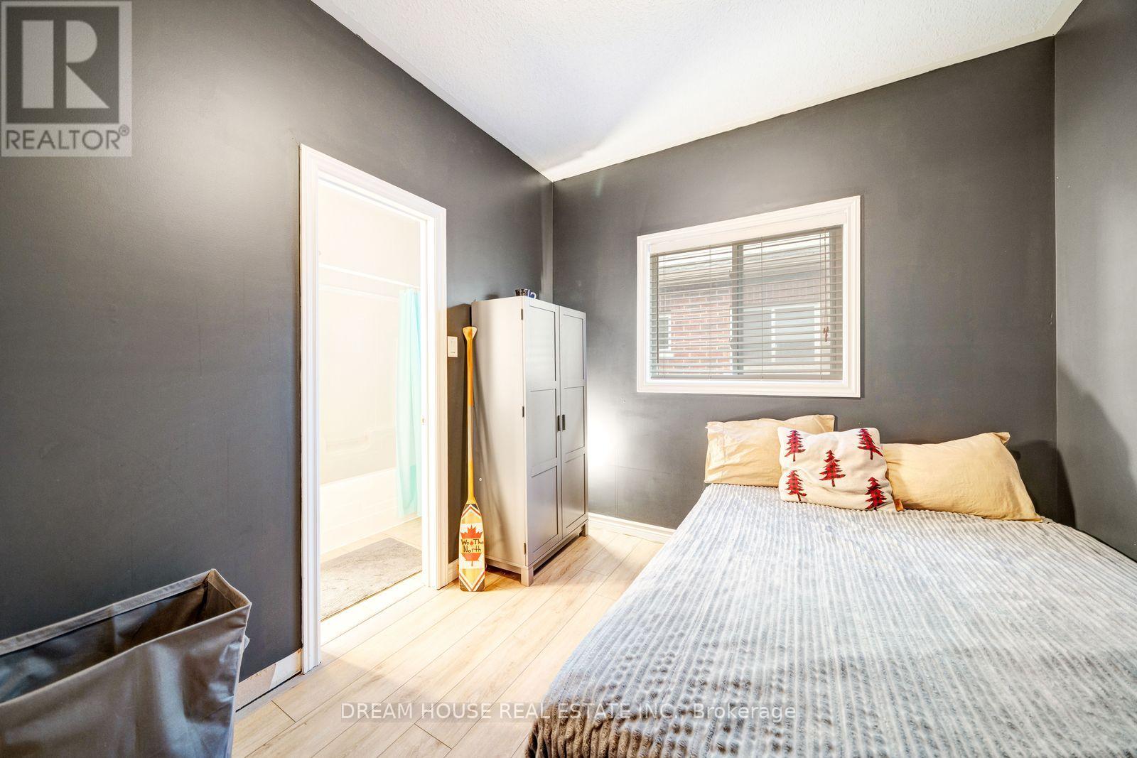 186 FENNING DRIVE - 18