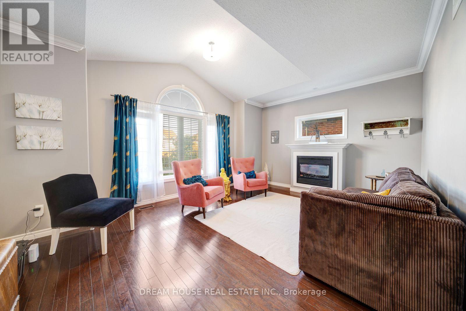 186 FENNING DRIVE - 6