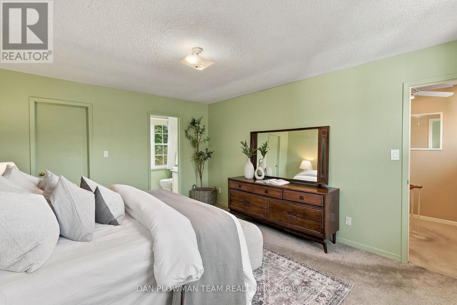 51 ROSALYNNE AVENUE - 21