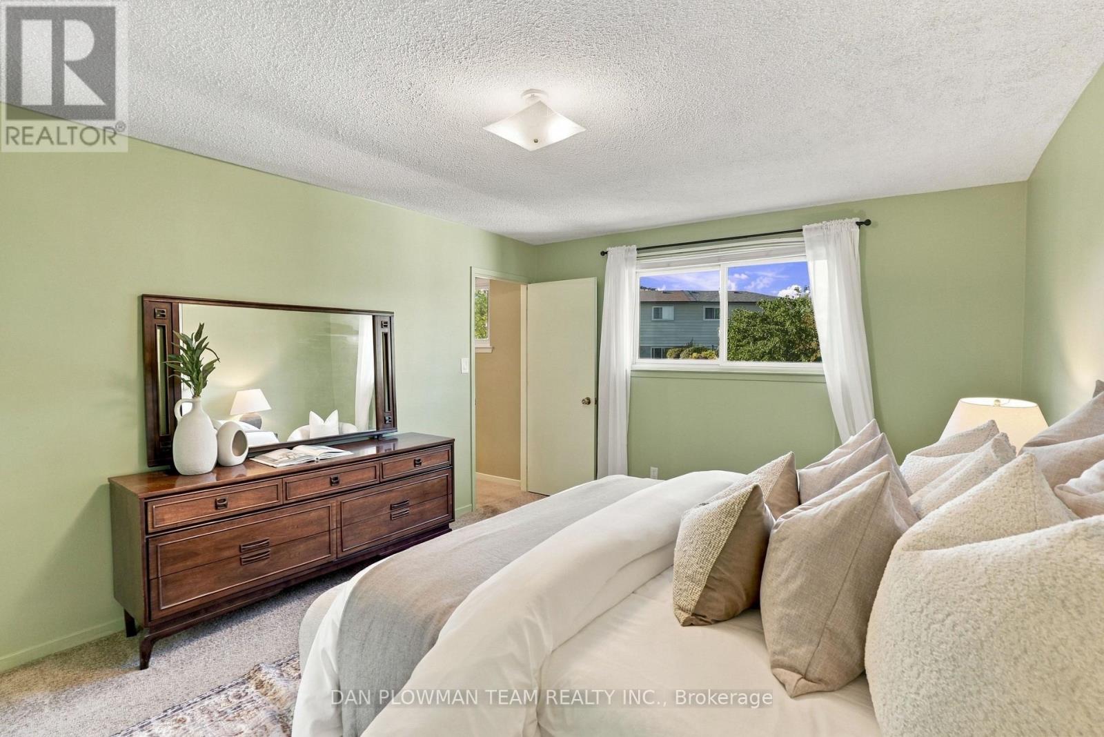 51 ROSALYNNE AVENUE - 22