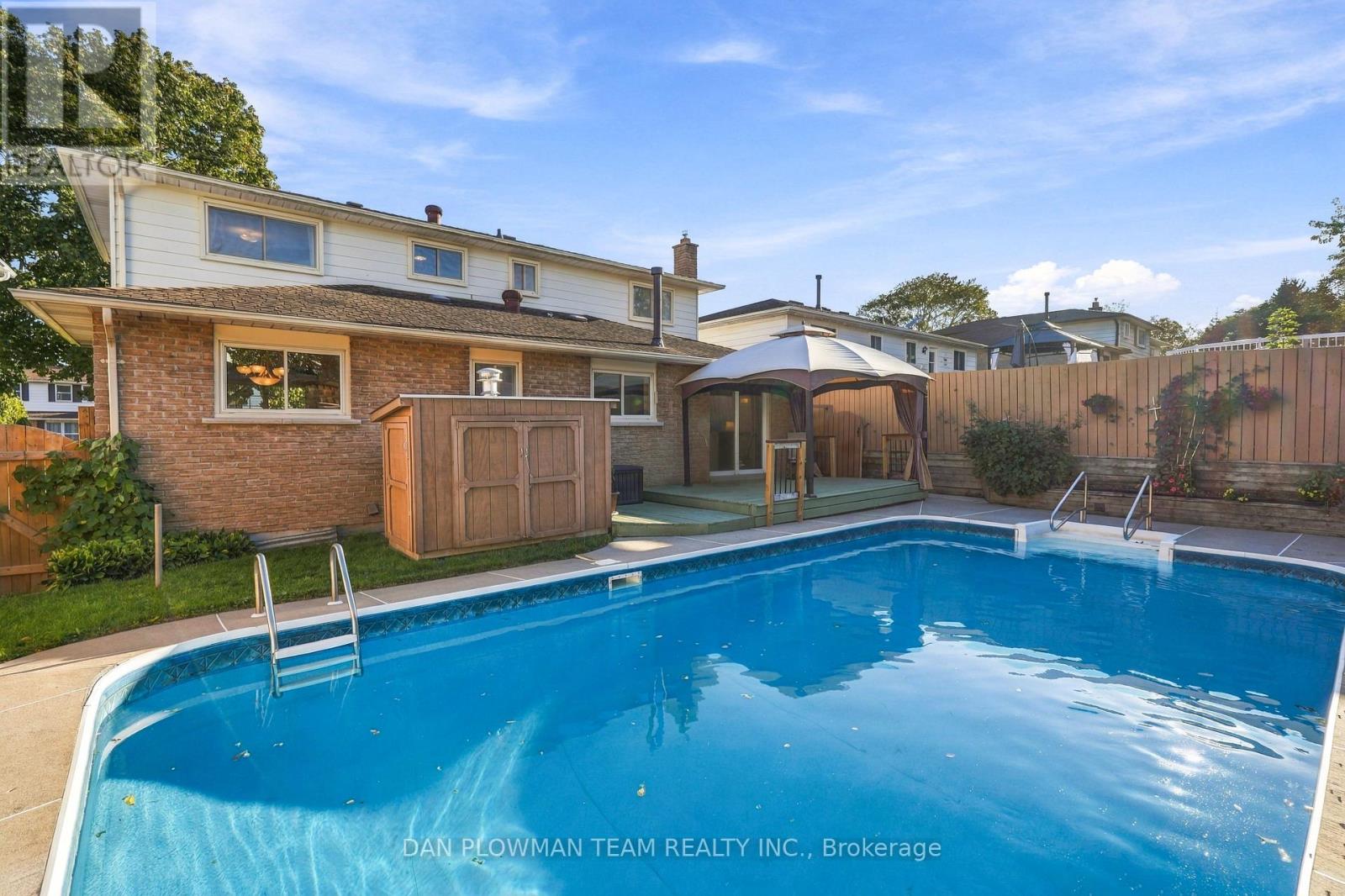 51 ROSALYNNE AVENUE - 44