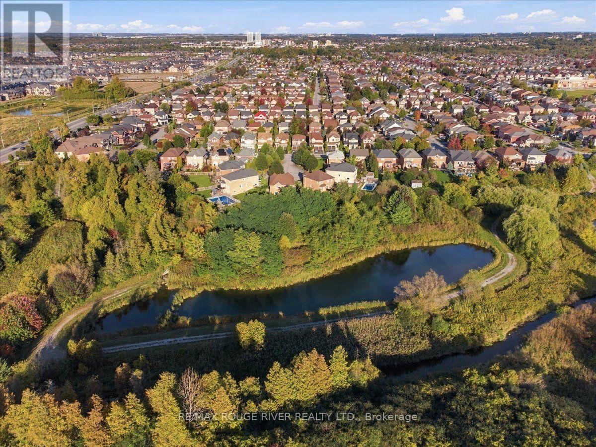 520 CORONATION ROAD - 48