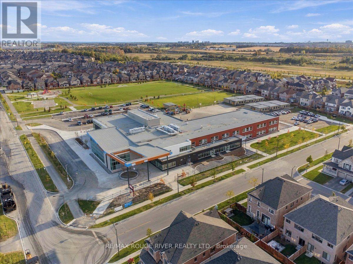 520 CORONATION ROAD - 49