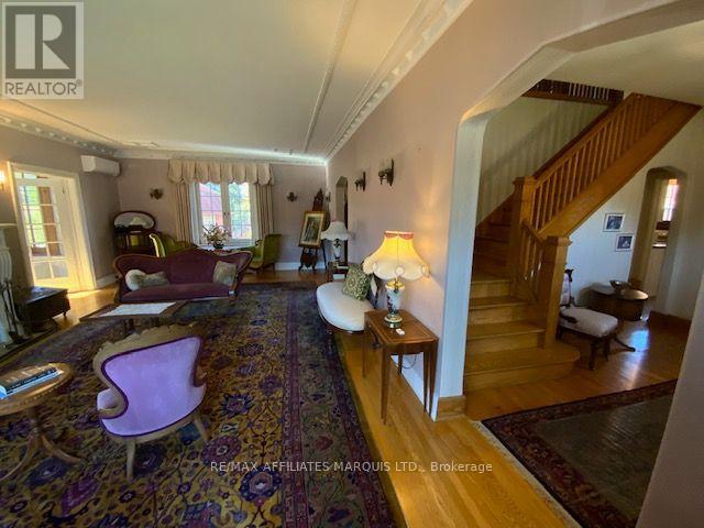 425 Second St. E Street East — photo 10
