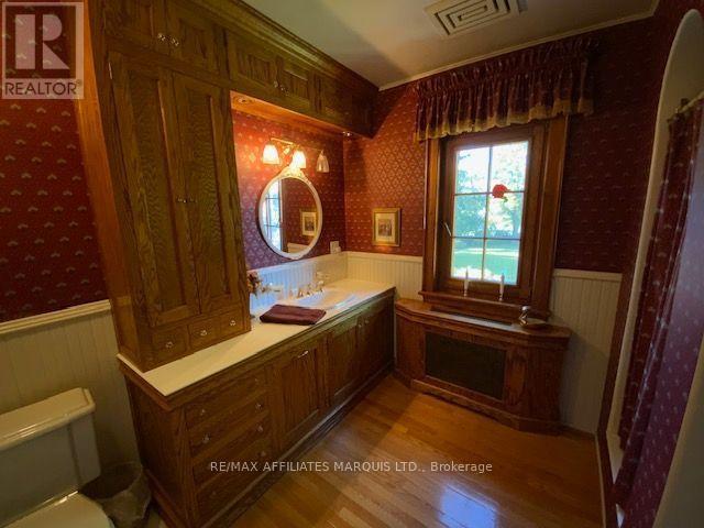 425 Second St. E Street East — photo 20