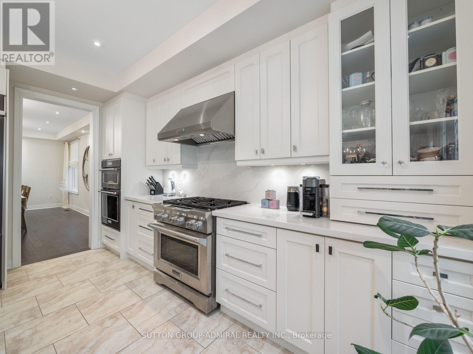 26 Blazing Star Street, East Gwillimbury, ON photo 13