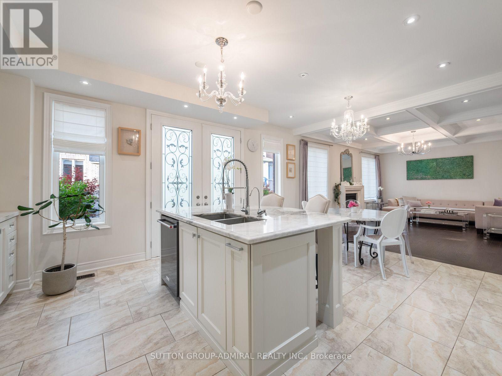 26 Blazing Star Street, East Gwillimbury, ON photo 15