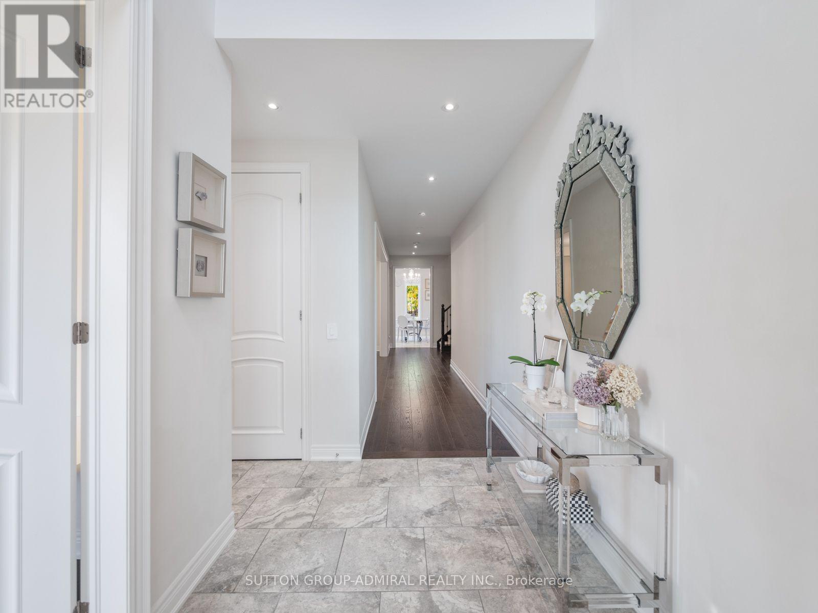 26 Blazing Star Street, East Gwillimbury, ON photo 5