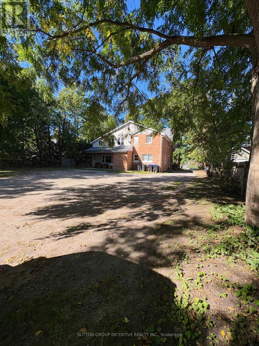 121 Main Street West — photo 17