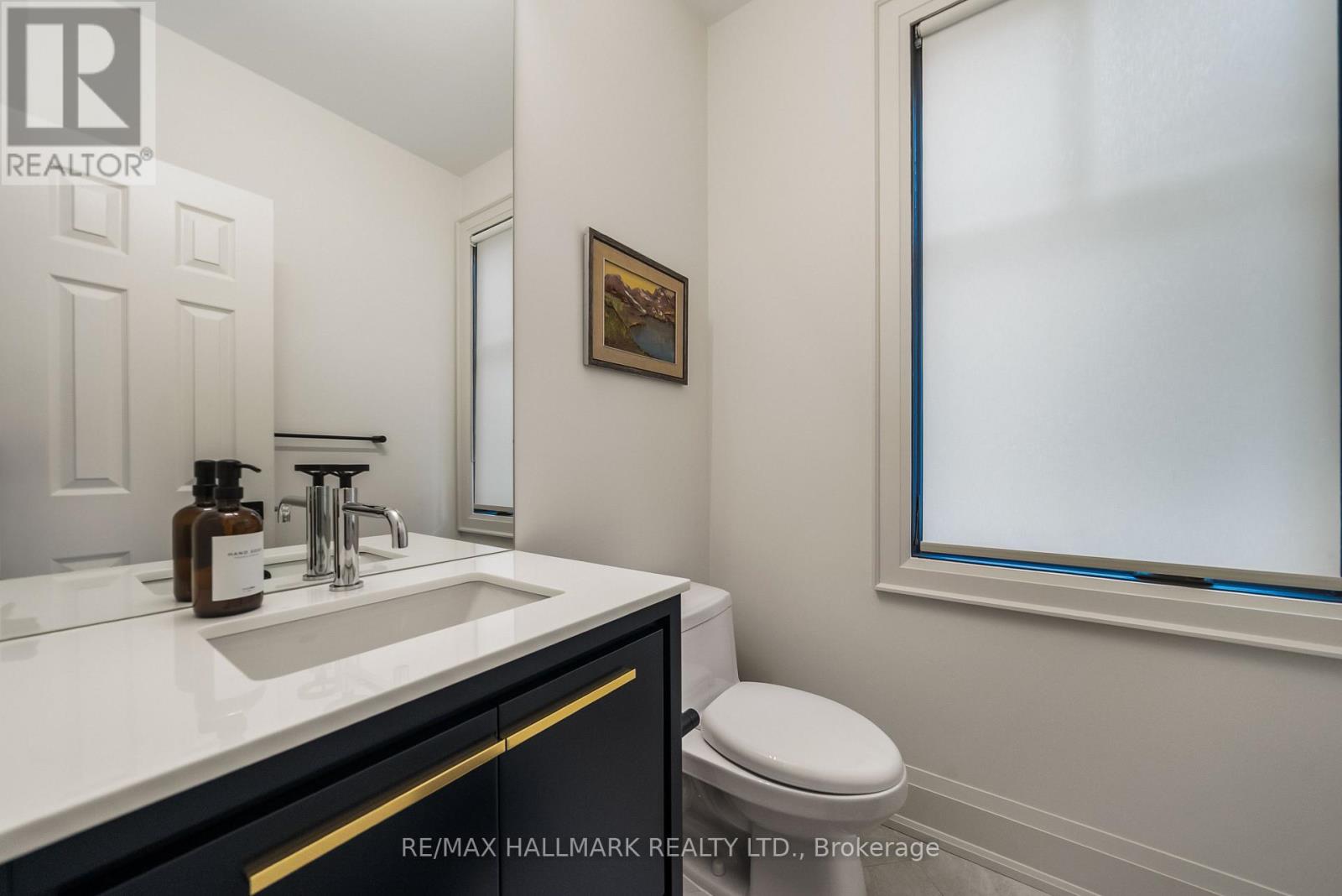 54 THEOBALDS CIRCLE - 21