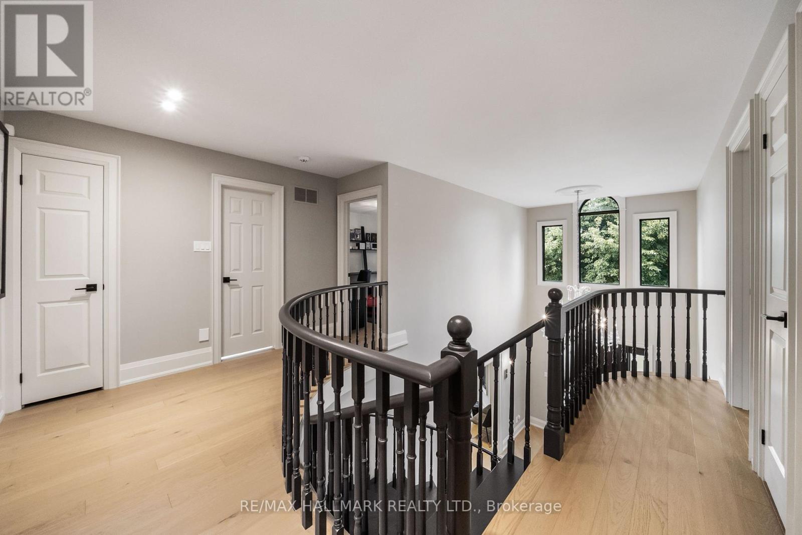 54 THEOBALDS CIRCLE - 22