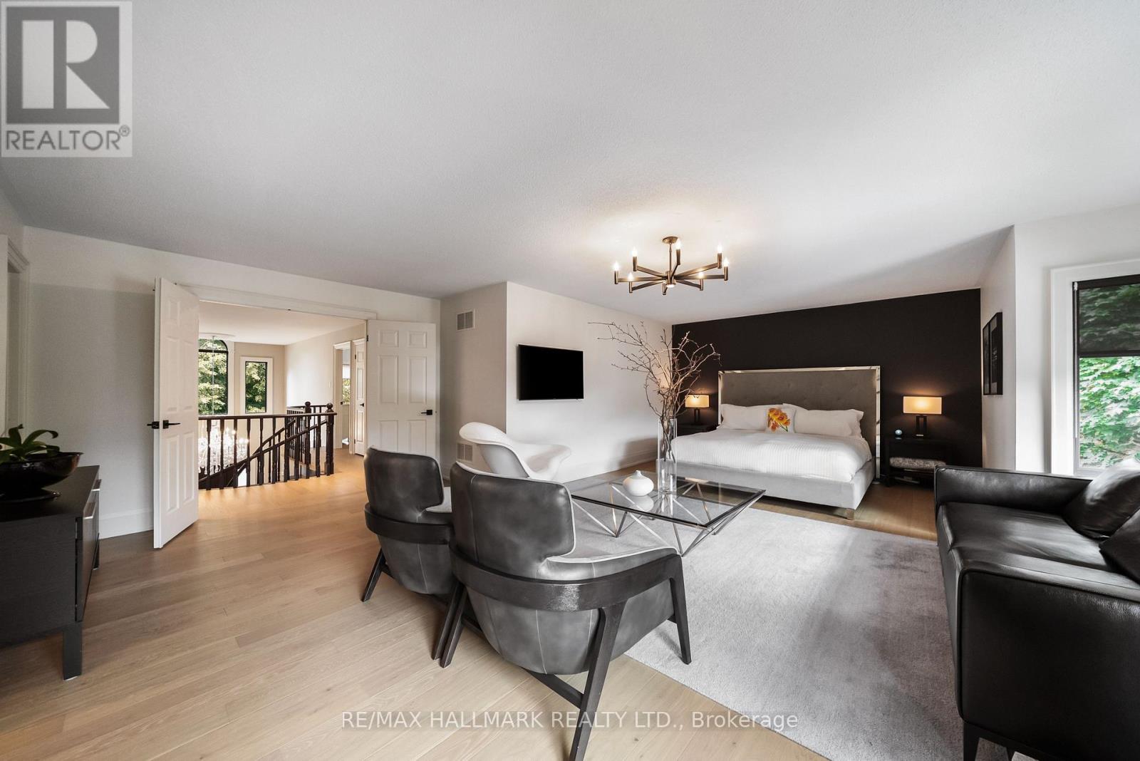54 THEOBALDS CIRCLE - 24