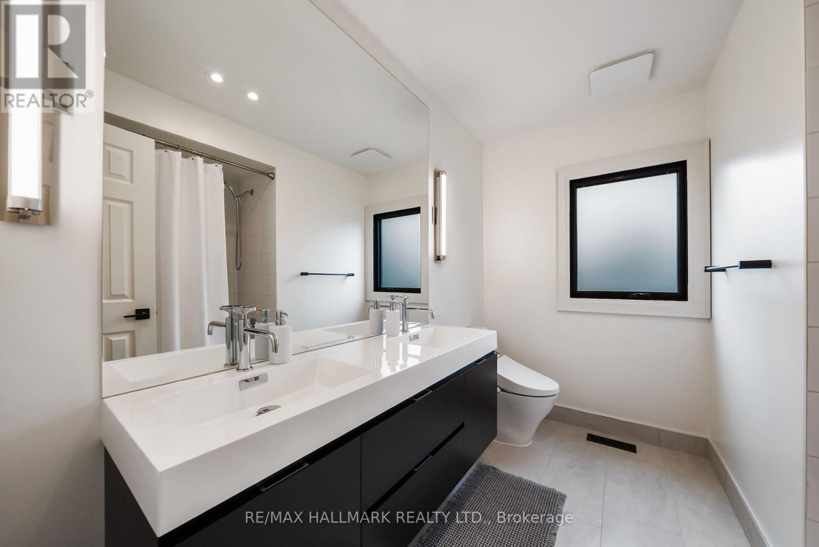 54 THEOBALDS CIRCLE - 33