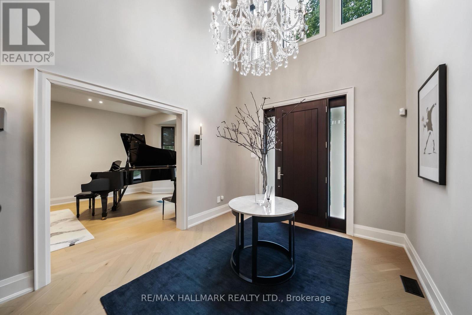 54 Theobalds Circle, Richmond Hill, ON photo 4