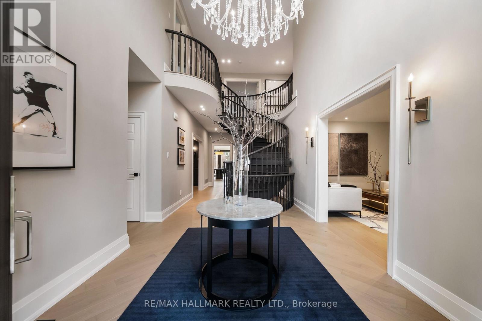 54 Theobalds Circle, Richmond Hill, ON photo 5