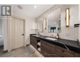 54 Theobalds Circle, Richmond Hill, ON L4C9C9 Photo 26