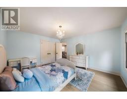 54 Theobalds Circle, Richmond Hill, ON L4C9C9 Photo 32