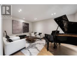 Family room - 54 Theobalds Circle, Richmond Hill, ON L4C9C9 Photo 7