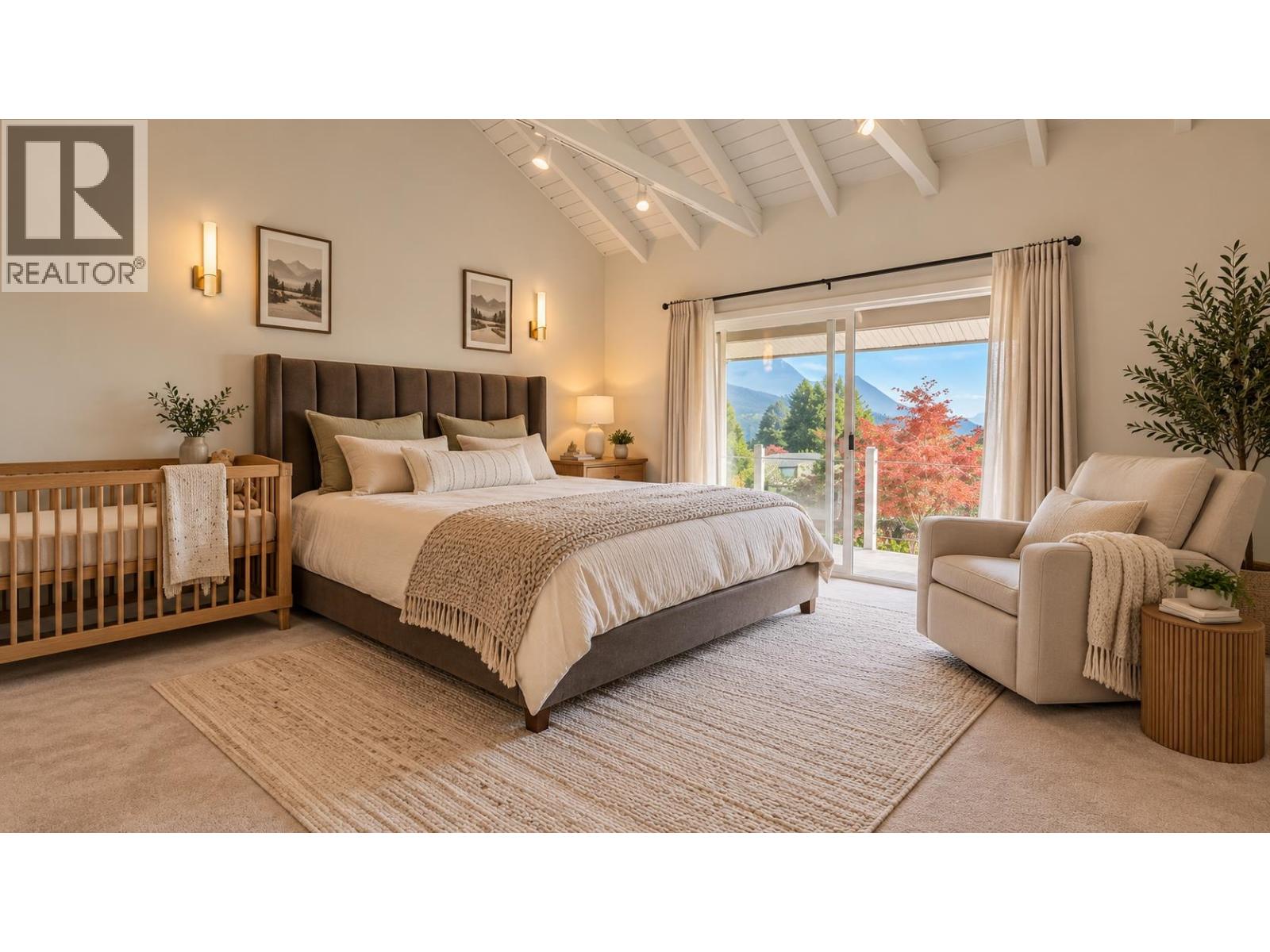 1098 HILLSIDE ROAD, West Vancouver