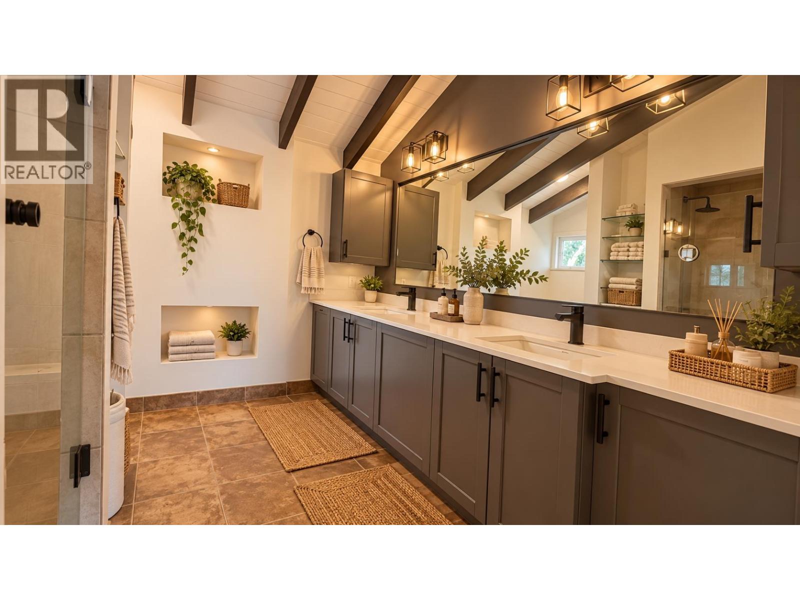 1098 HILLSIDE ROAD, West Vancouver
