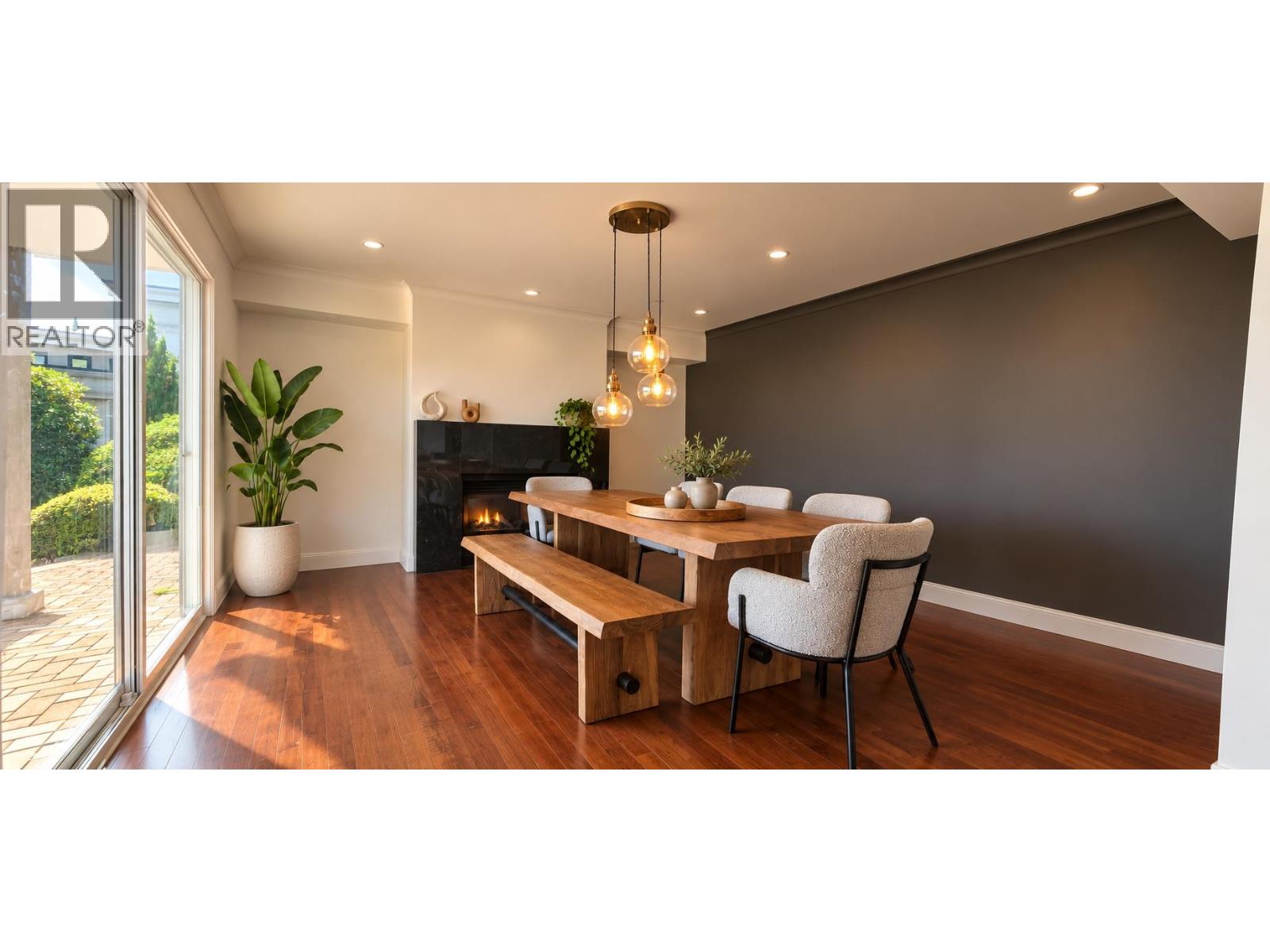 1098 HILLSIDE ROAD, West Vancouver
