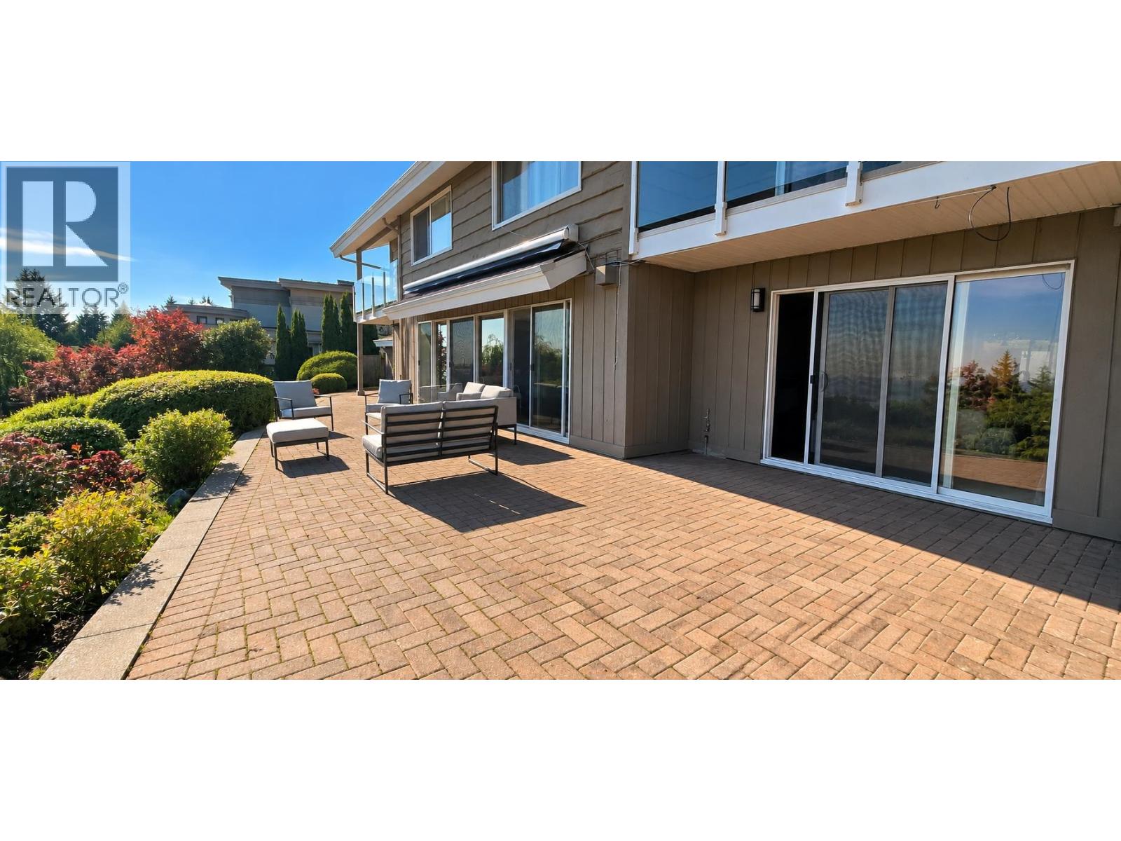1098 HILLSIDE ROAD, West Vancouver