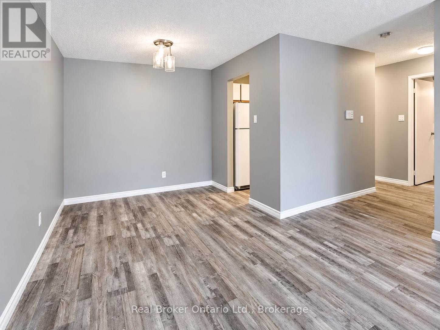 101 - 725 DEVERON CRESCENT, London South (South T) — photo 4