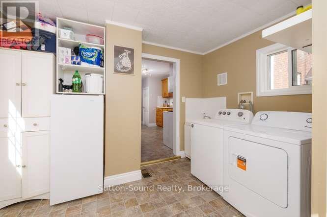 443 13TH STREET W - 15