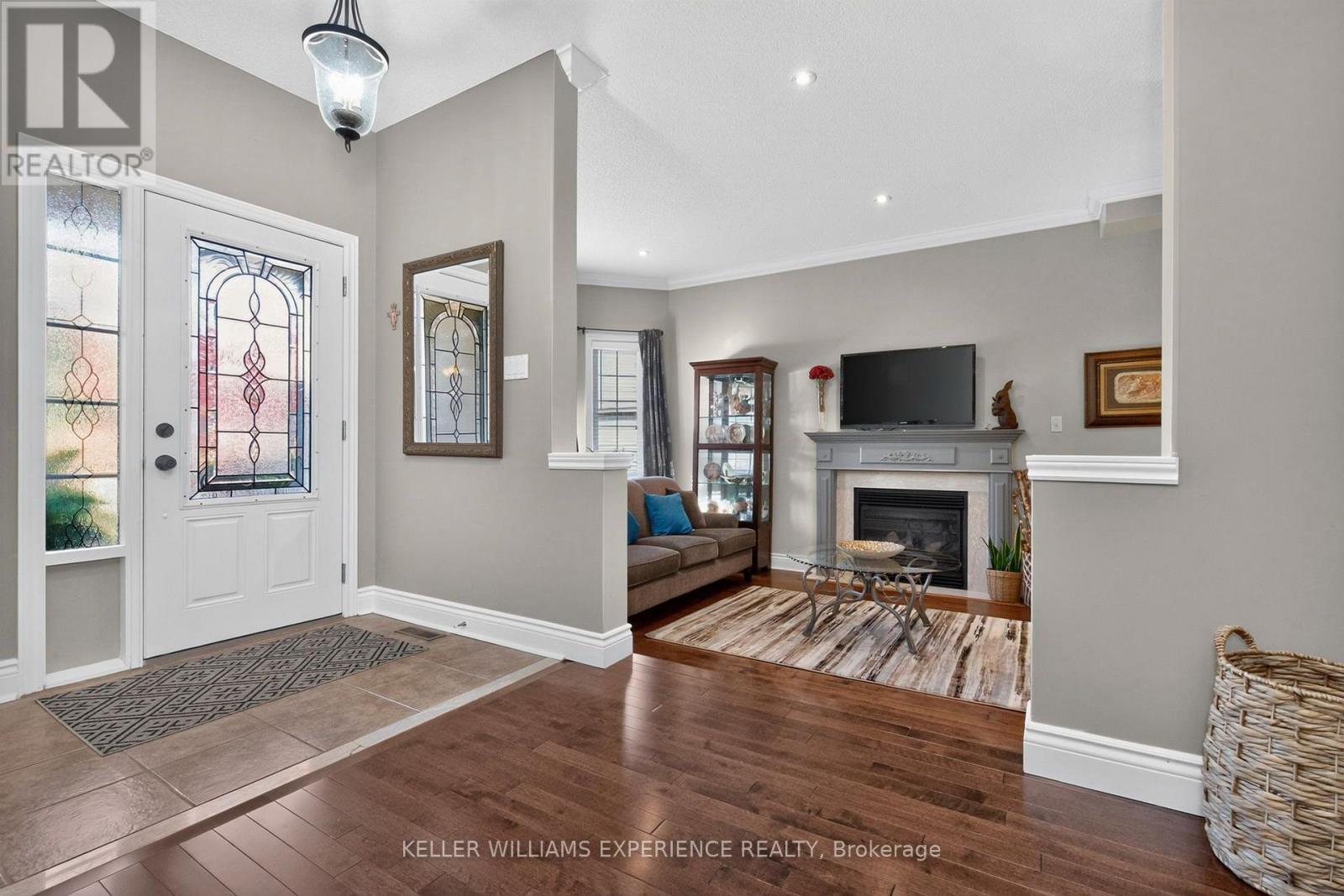 56 Silver Trail, Barrie, ON photo 6