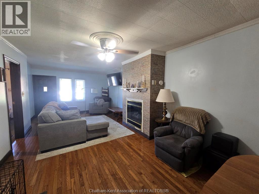 644 WALLACE STREET - 5