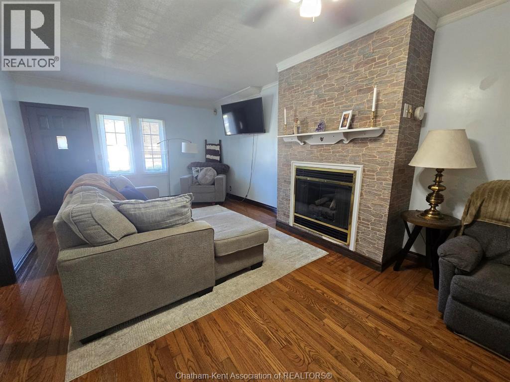 644 WALLACE STREET - 4