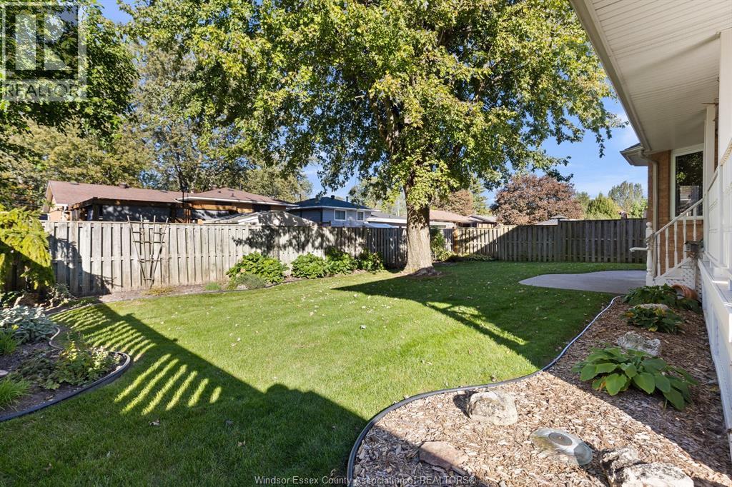 1620 Maple — photo 34
