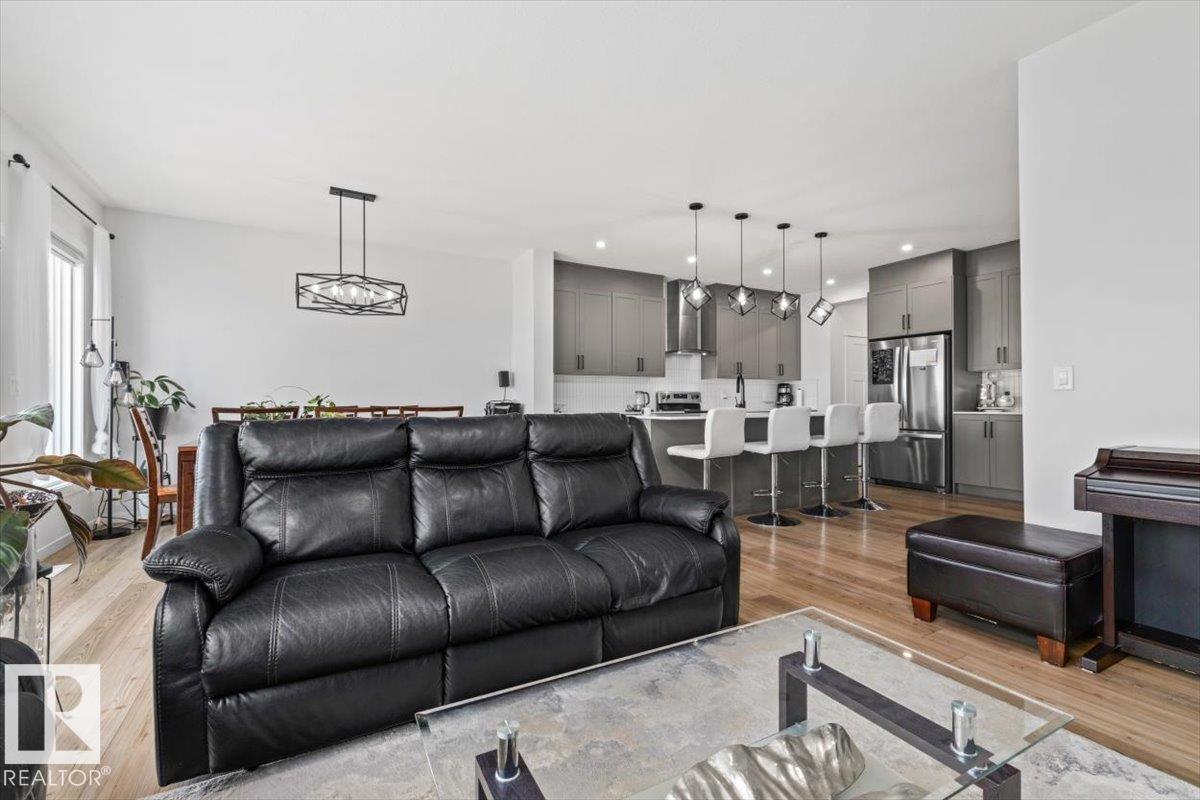 2635 200 Street NW, The Uplands — photo 21 of 30: Property photo