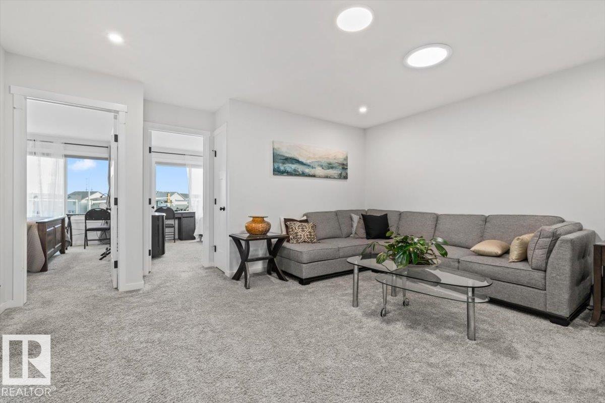 2635 200 Street NW, The Uplands — photo 25 of 30: Property photo