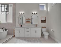 940 Feheregyhazi Boulevard, Saskatoon, SK S7W1E1 Photo 20