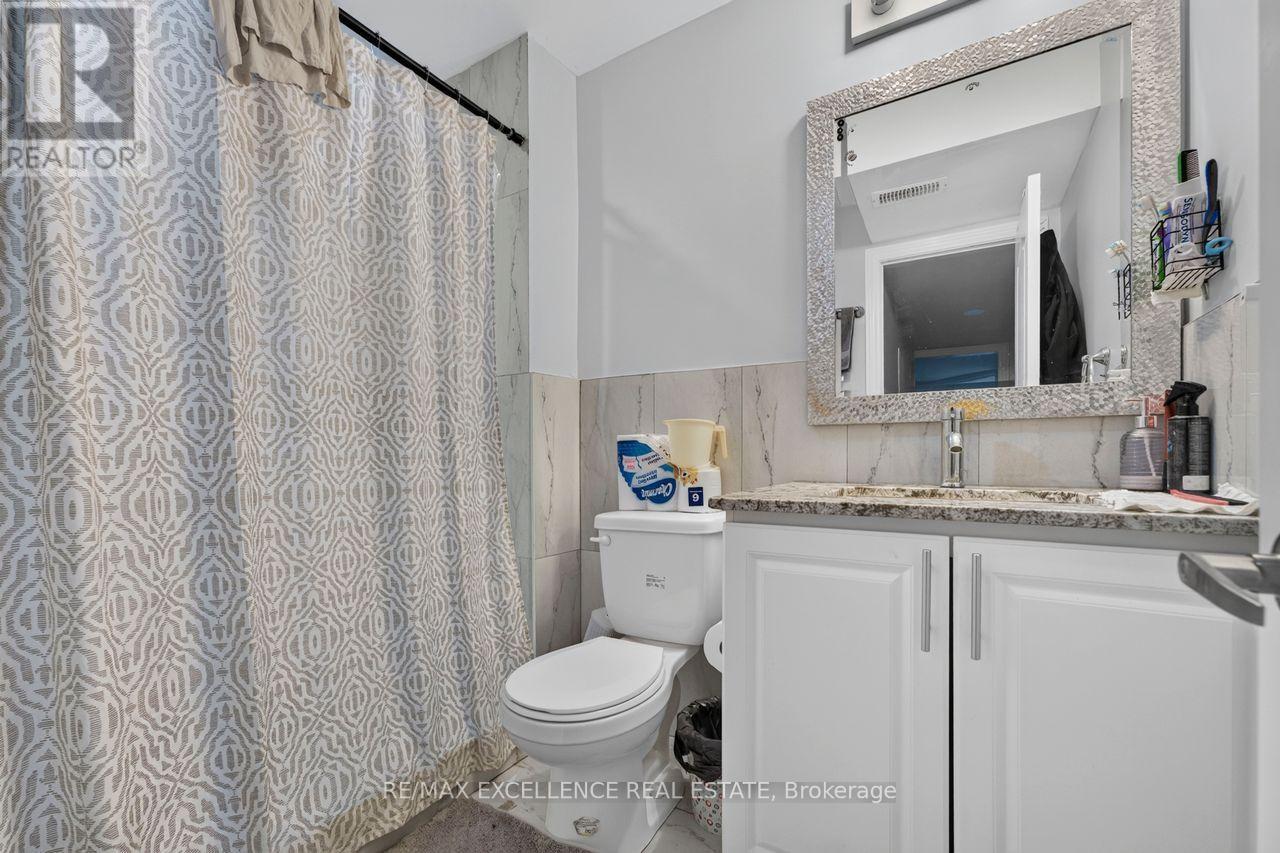 451 BRISDALE DRIVE - 33