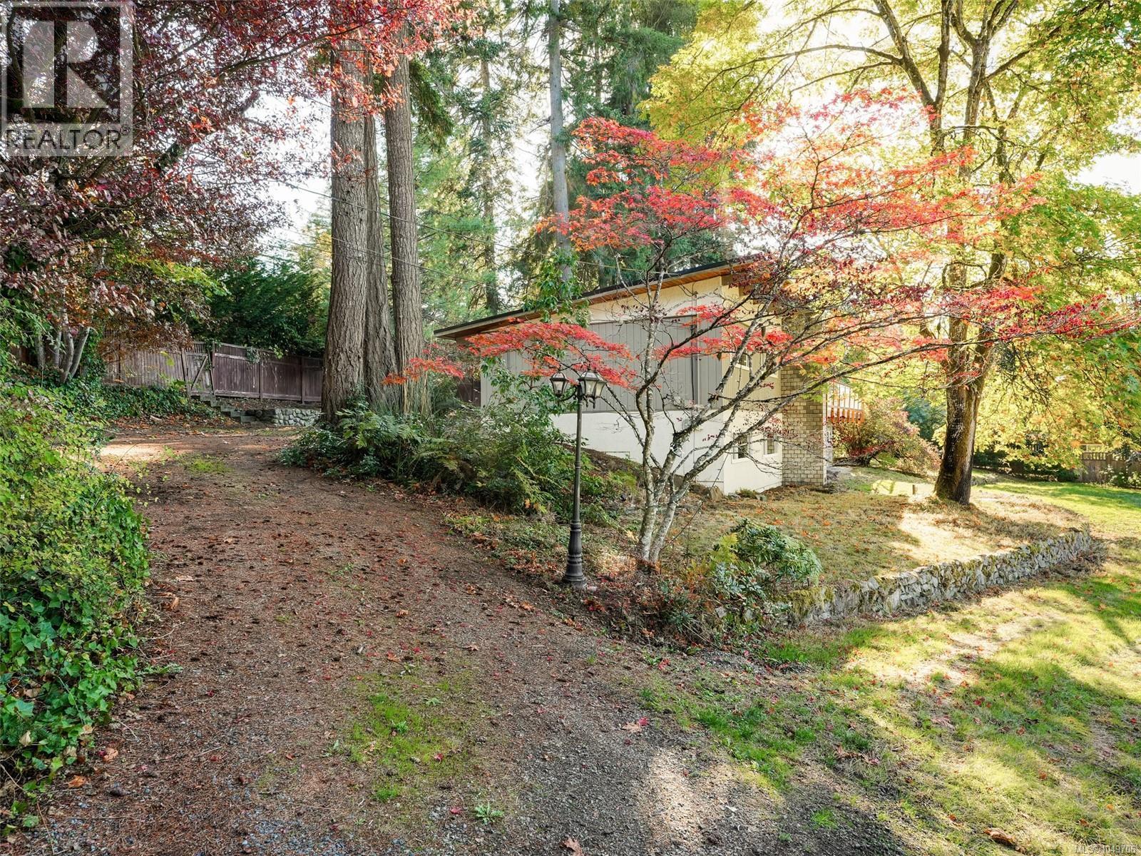 1648 Grant Rd - 40