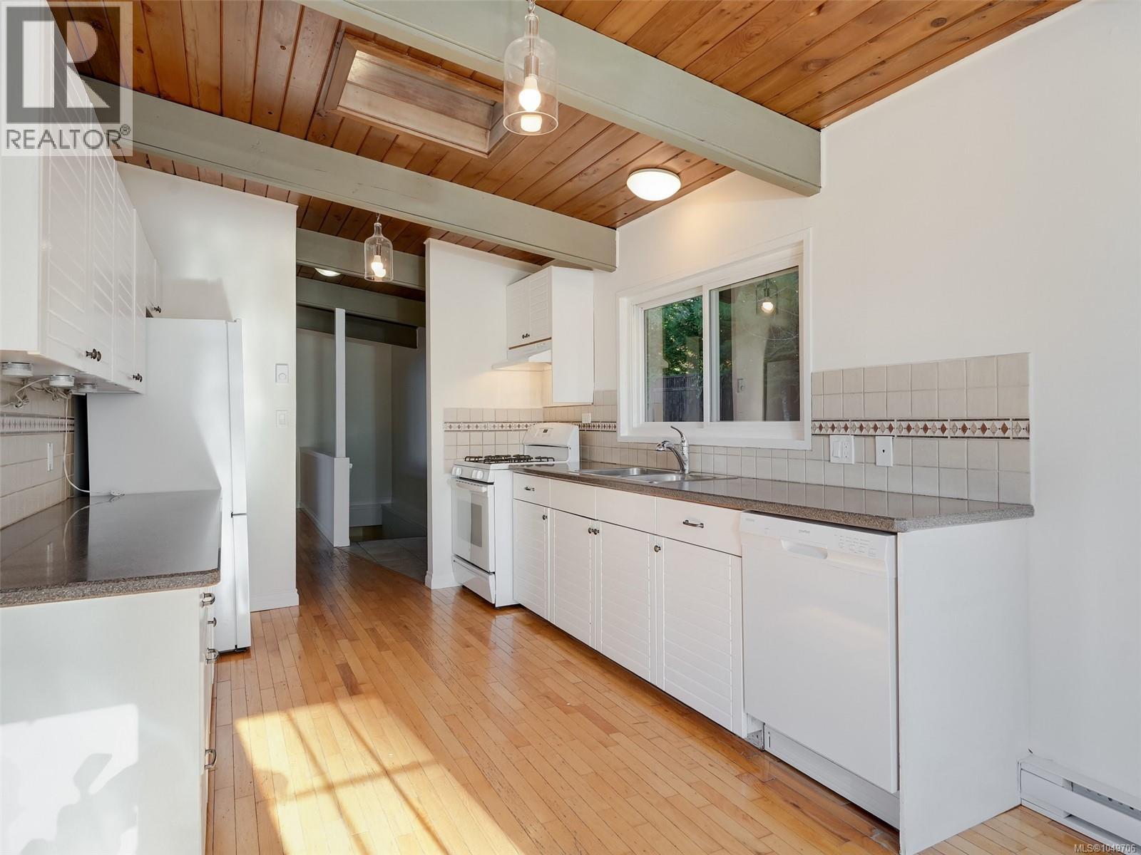 1648 Grant Rd - 9