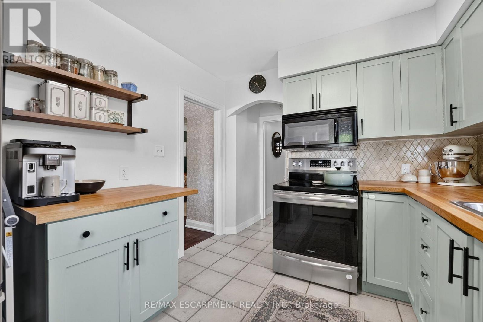 78 CAMERON AVENUE S - 21