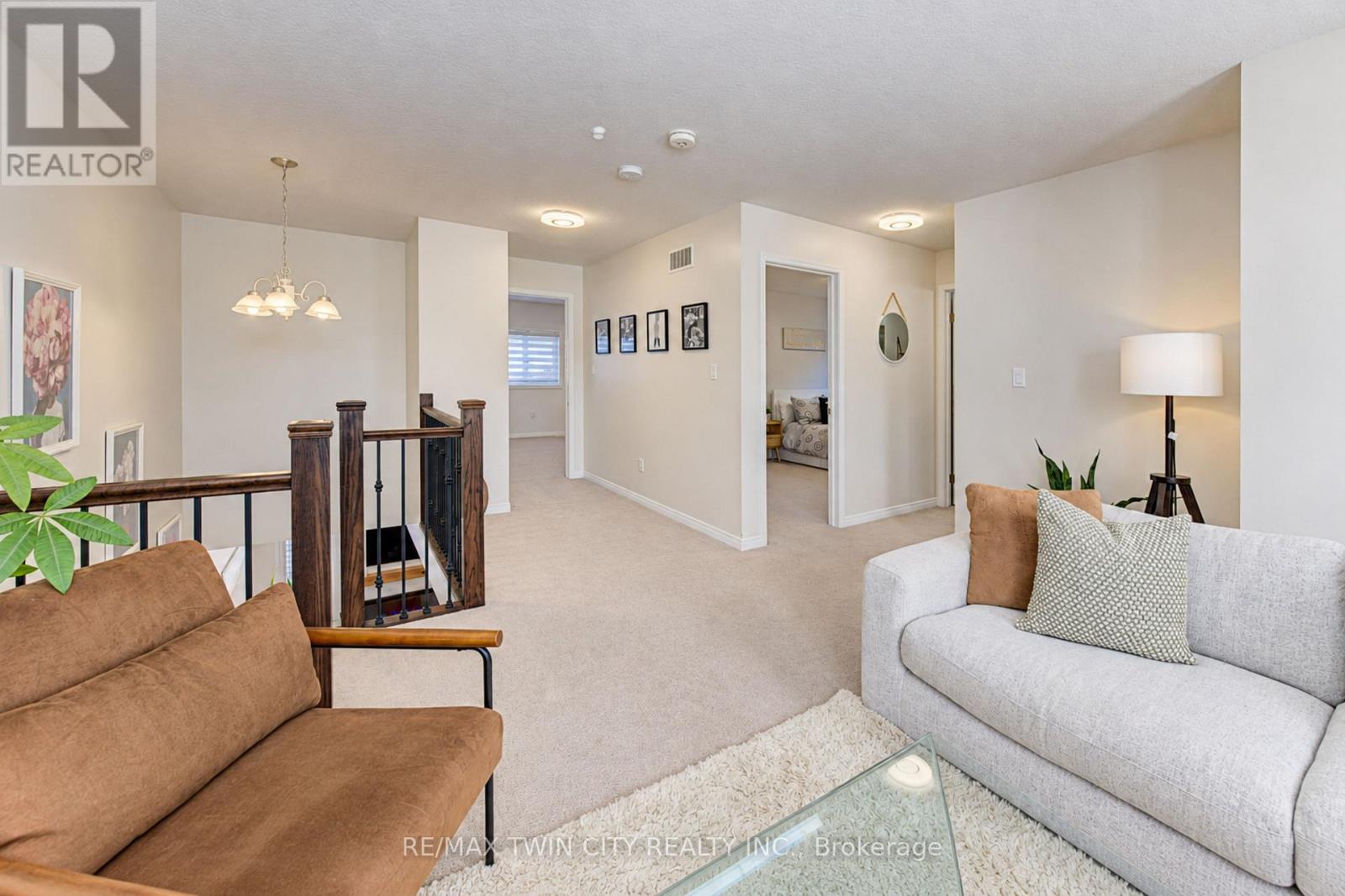 541 BRITTANIA CRESCENT - 30
