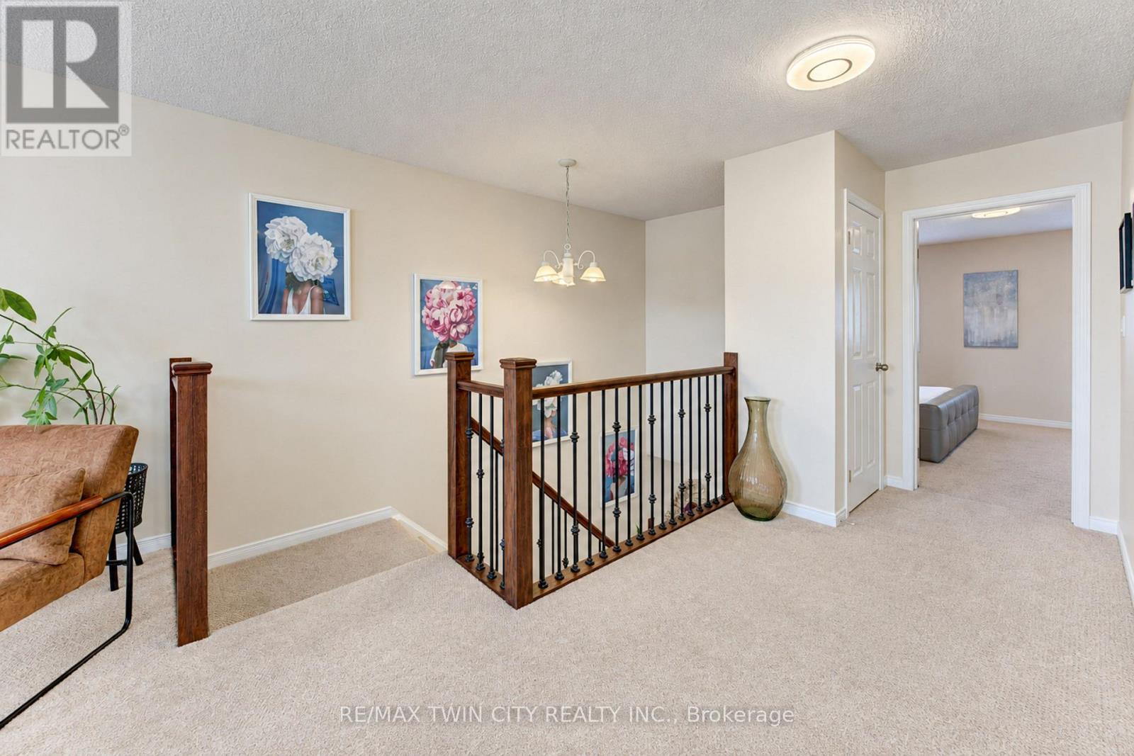 541 Brittania Crescent, Kitchener, ON photo 32