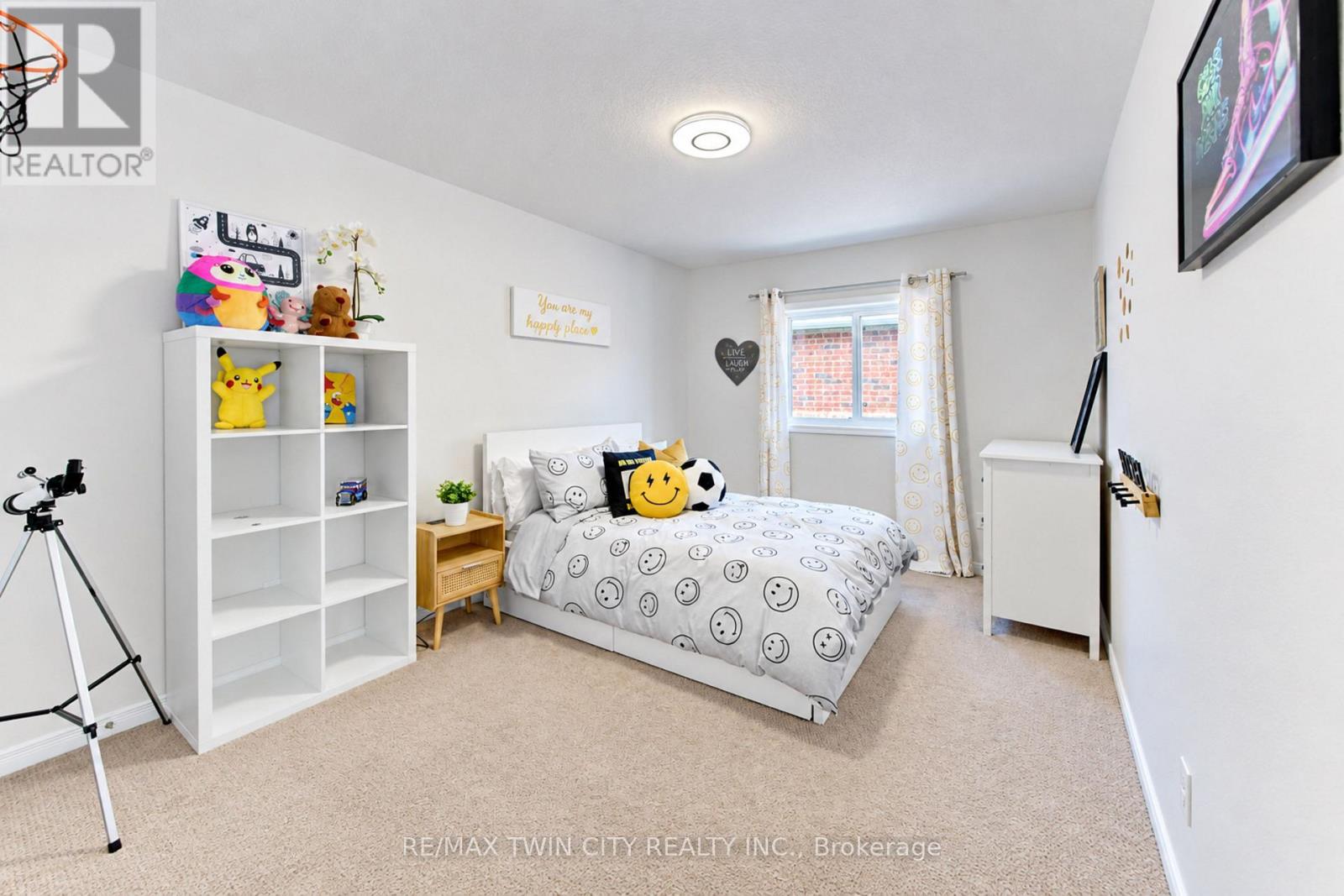 541 Brittania Crescent, Kitchener, ON photo 39