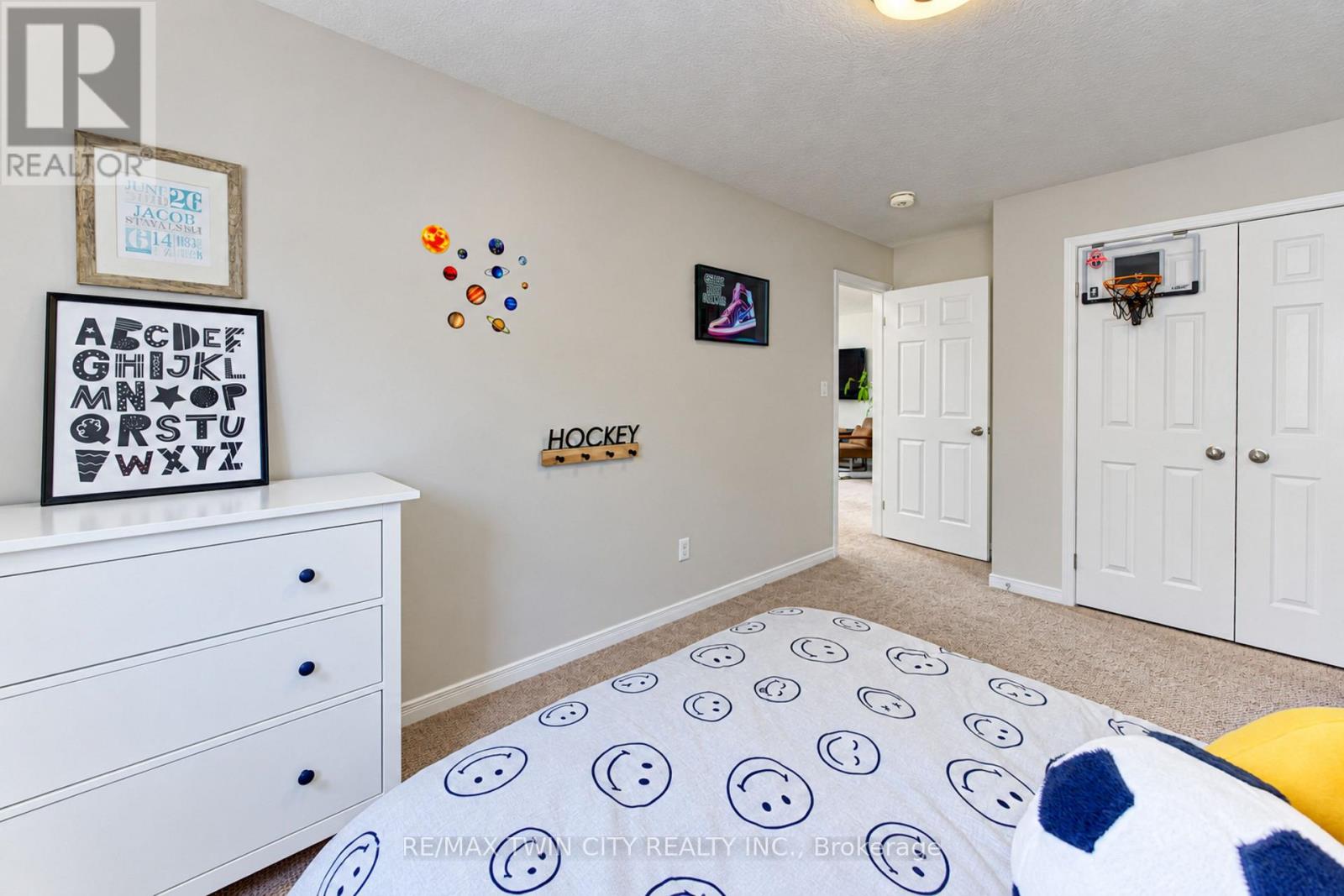 541 Brittania Crescent, Kitchener, ON photo 40
