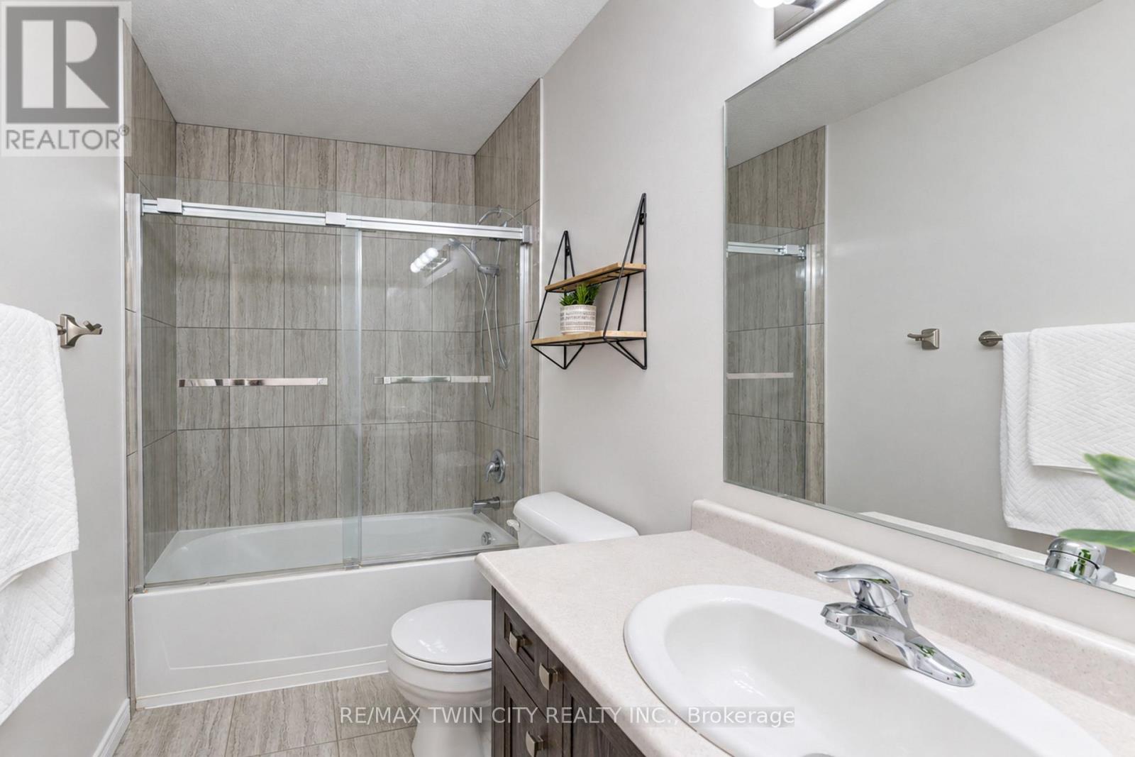 541 Brittania Crescent, Kitchener, ON photo 41