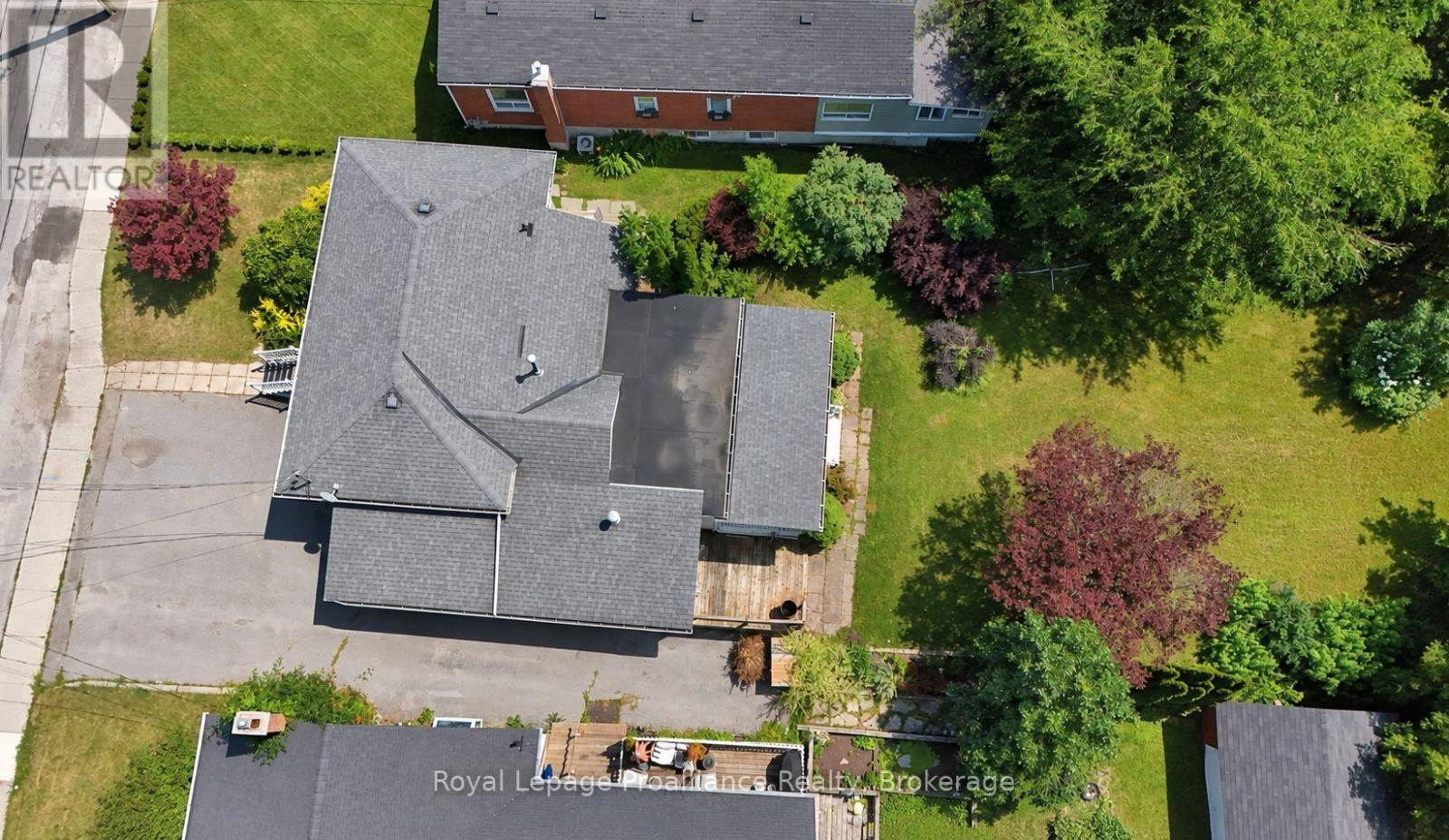 136 Macdonald Avenue — photo 24