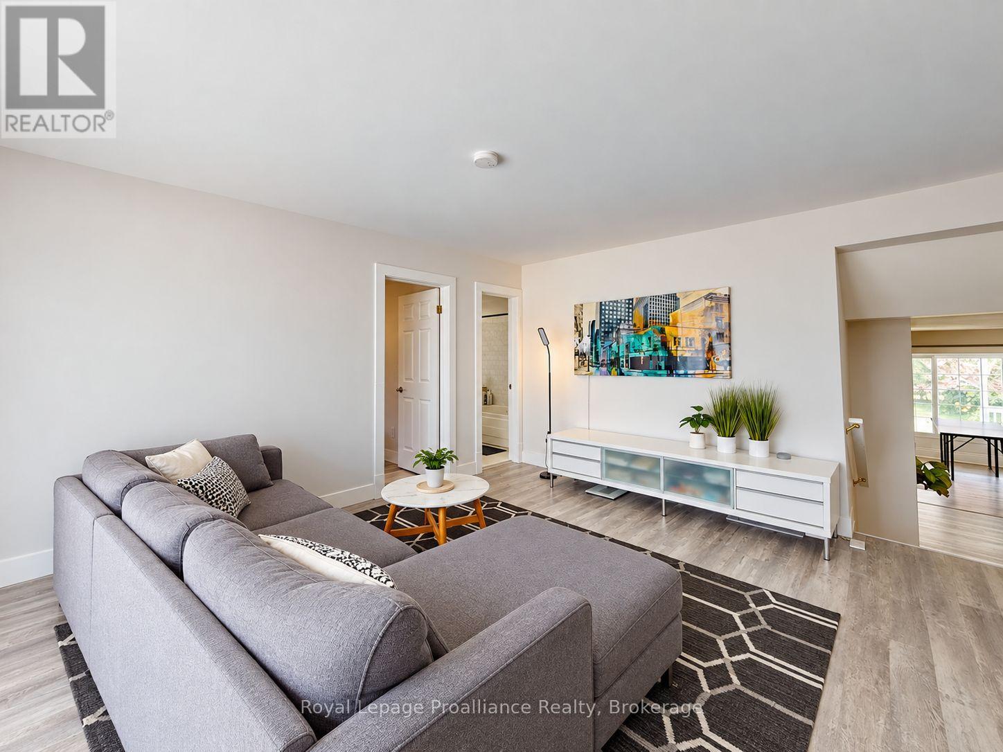 136 MACDONALD AVENUE - 2
