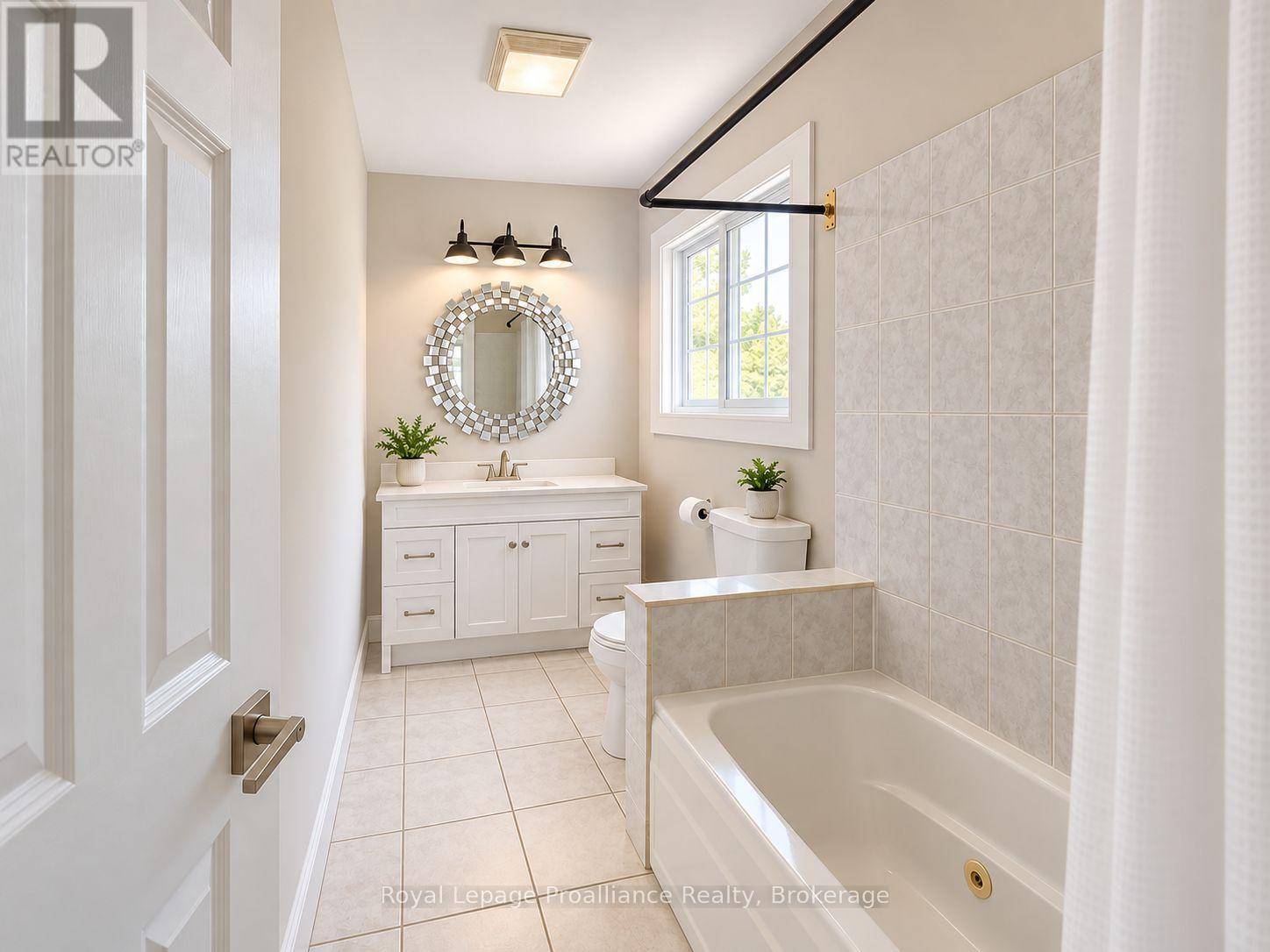 136 Macdonald Avenue — photo 8